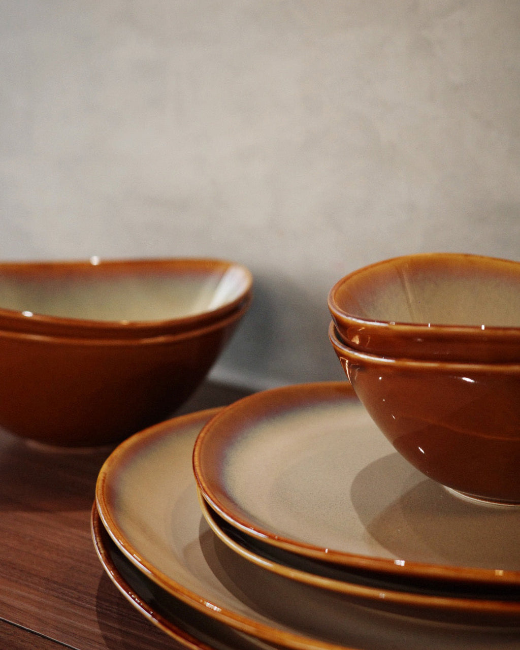 Amber Lagoon 不規則陶瓷碗盤