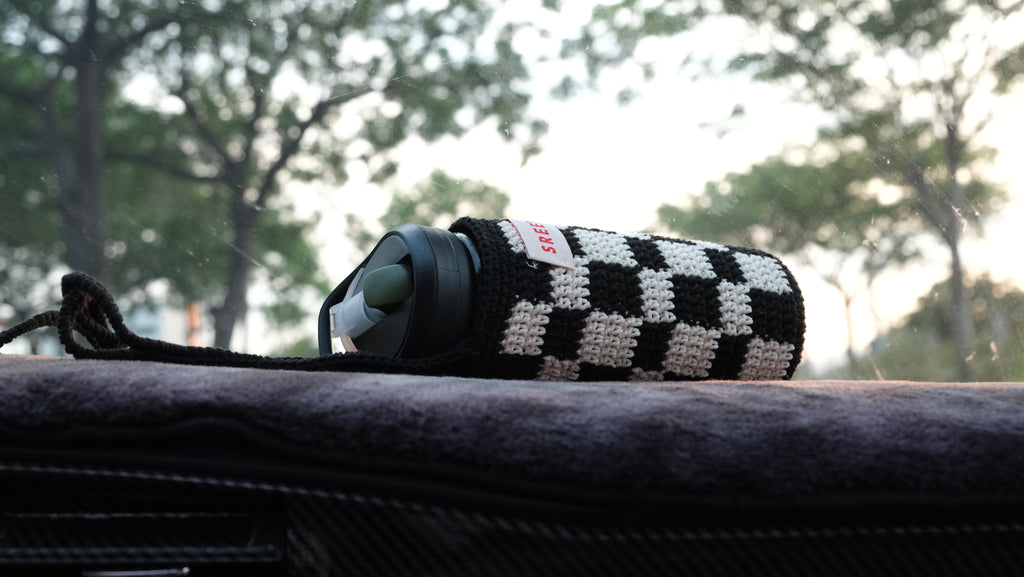 Sreepp手工編織水壺包-黑白棋盤格