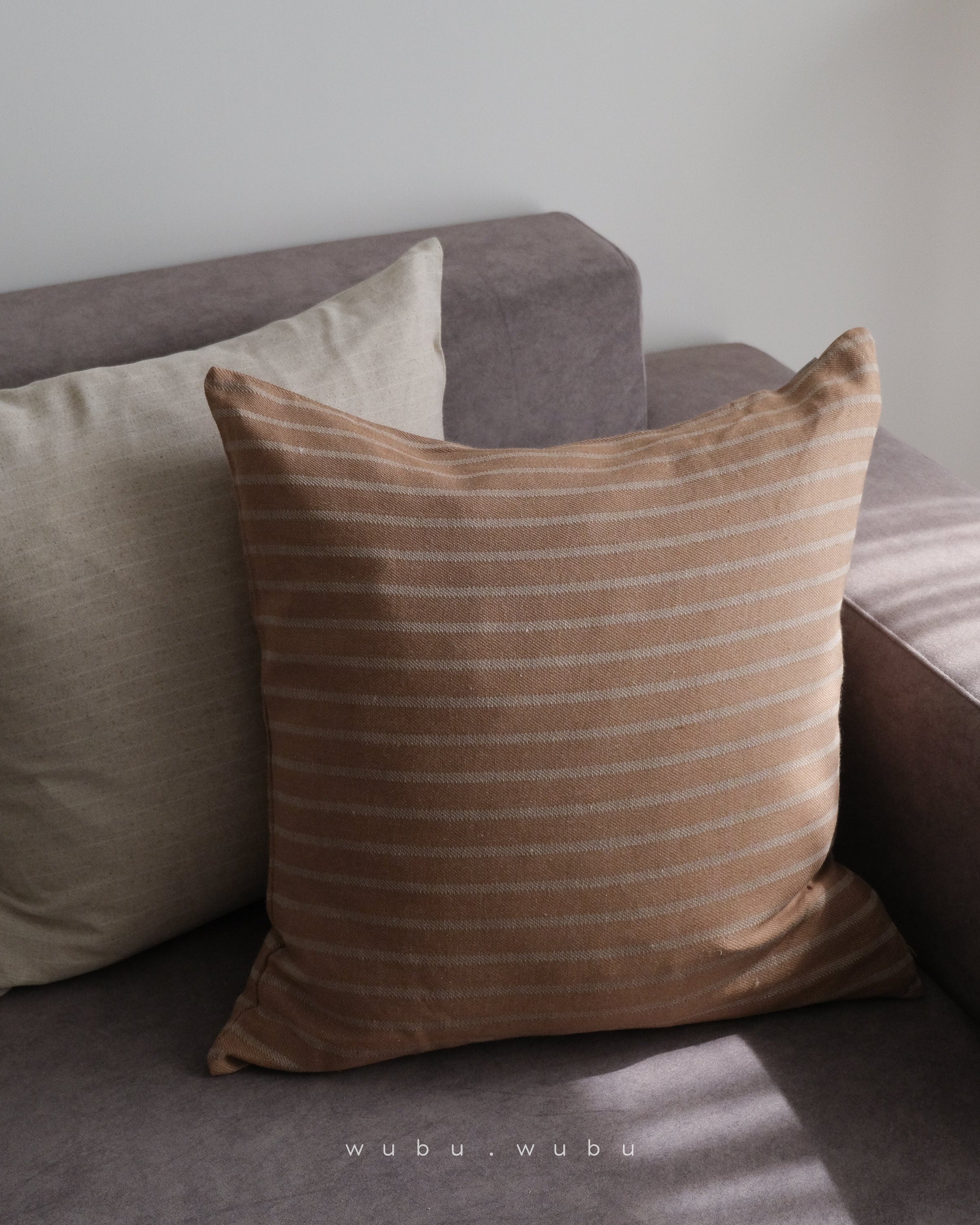 Crema 亞麻線條抱枕套