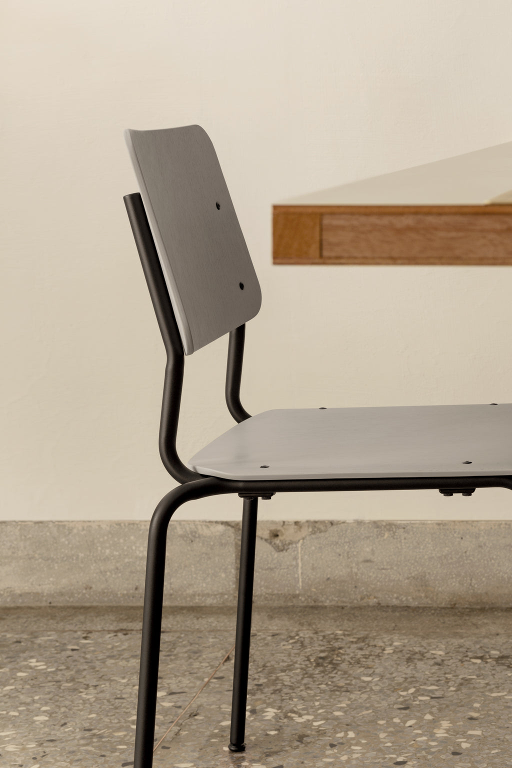 FORE Chair - 灰/黑