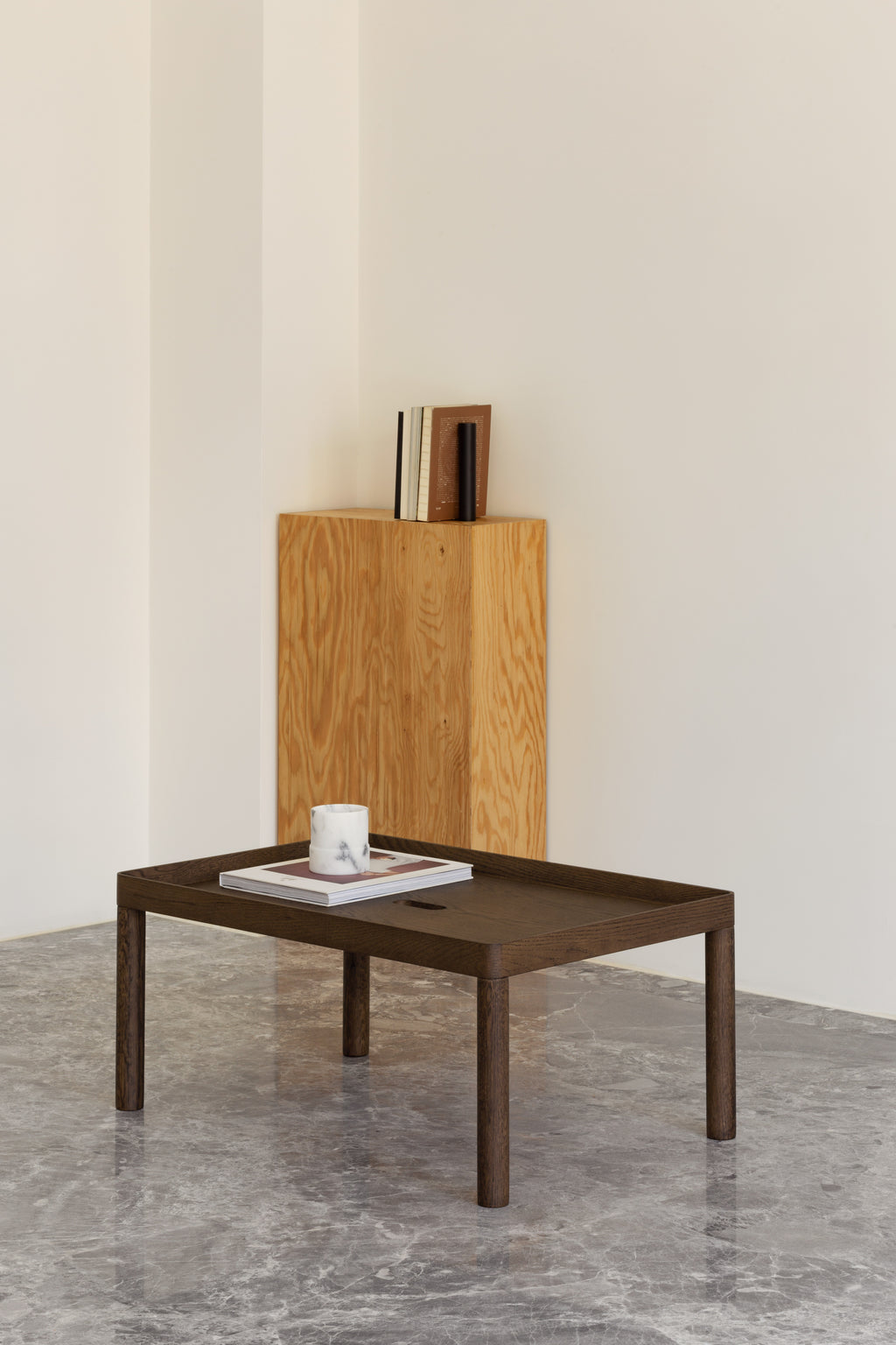 Sister Coffee Table - 煙燻