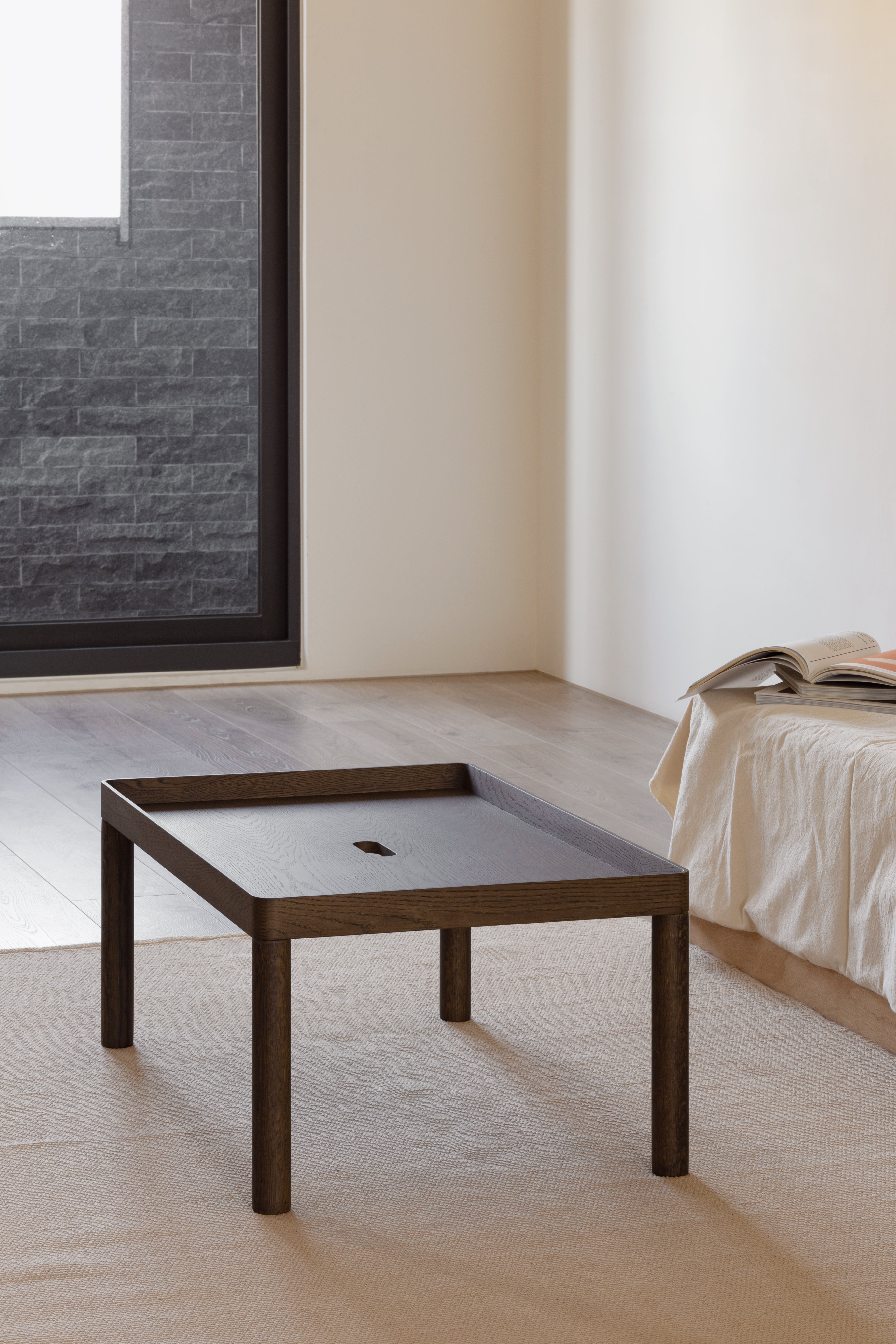 Sister Coffee Table - 煙燻