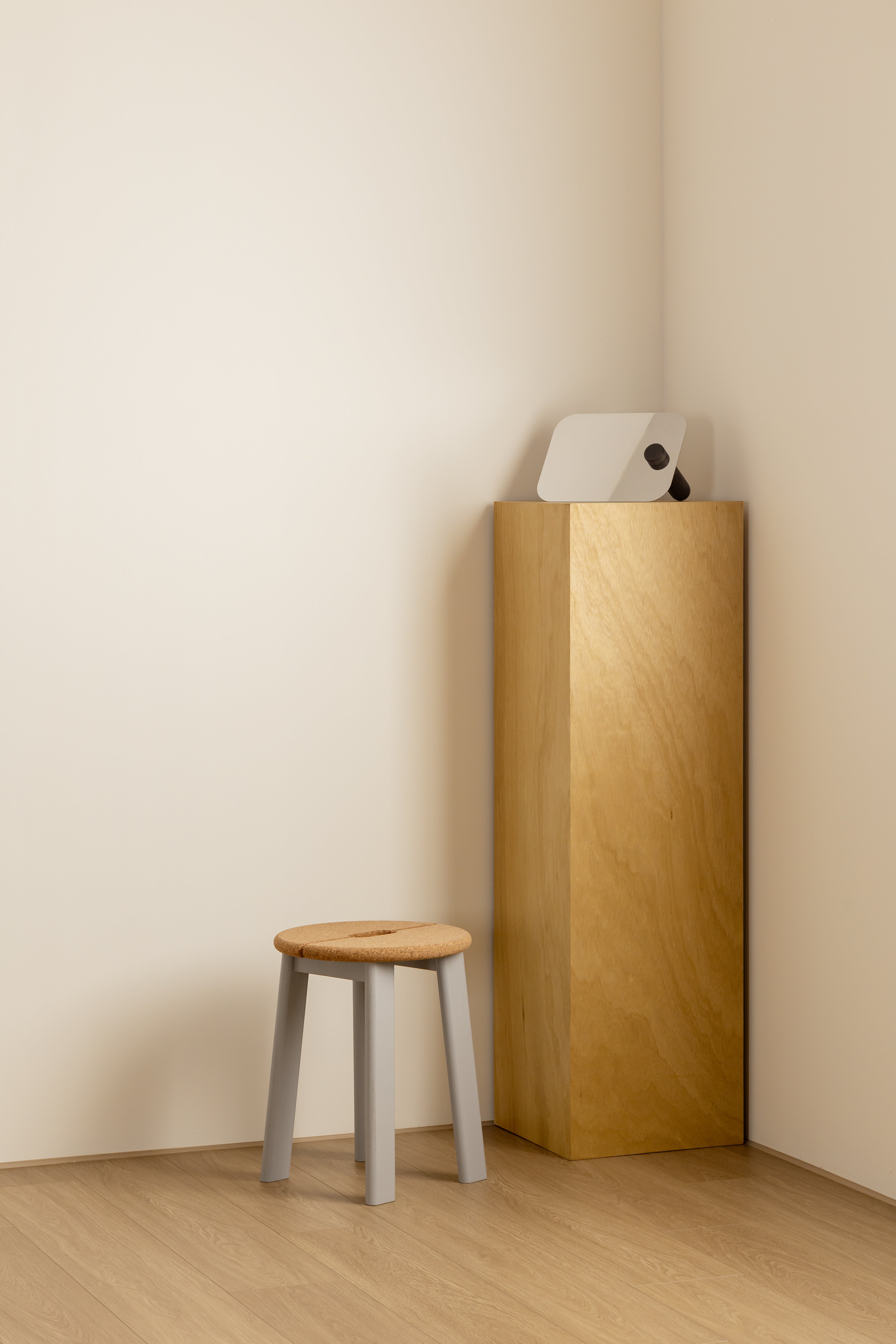 BRAVO Stool - 軟木椅座 - 灰