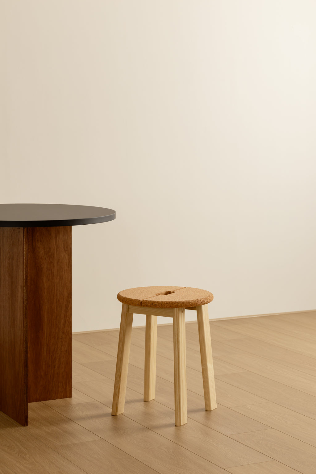 BRAVO Stool - 軟木椅座 - 原木