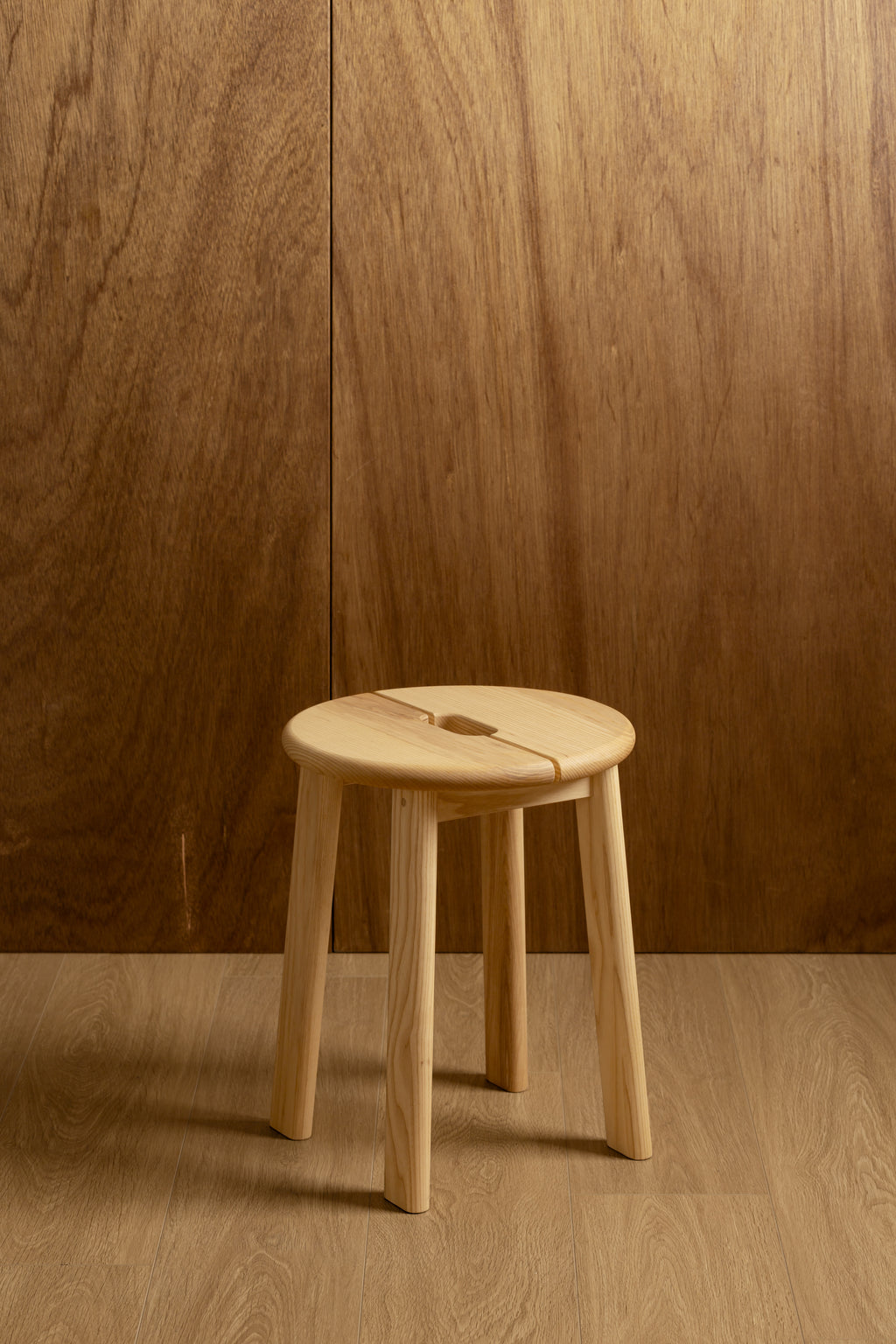 BRAVO Stool - 原木