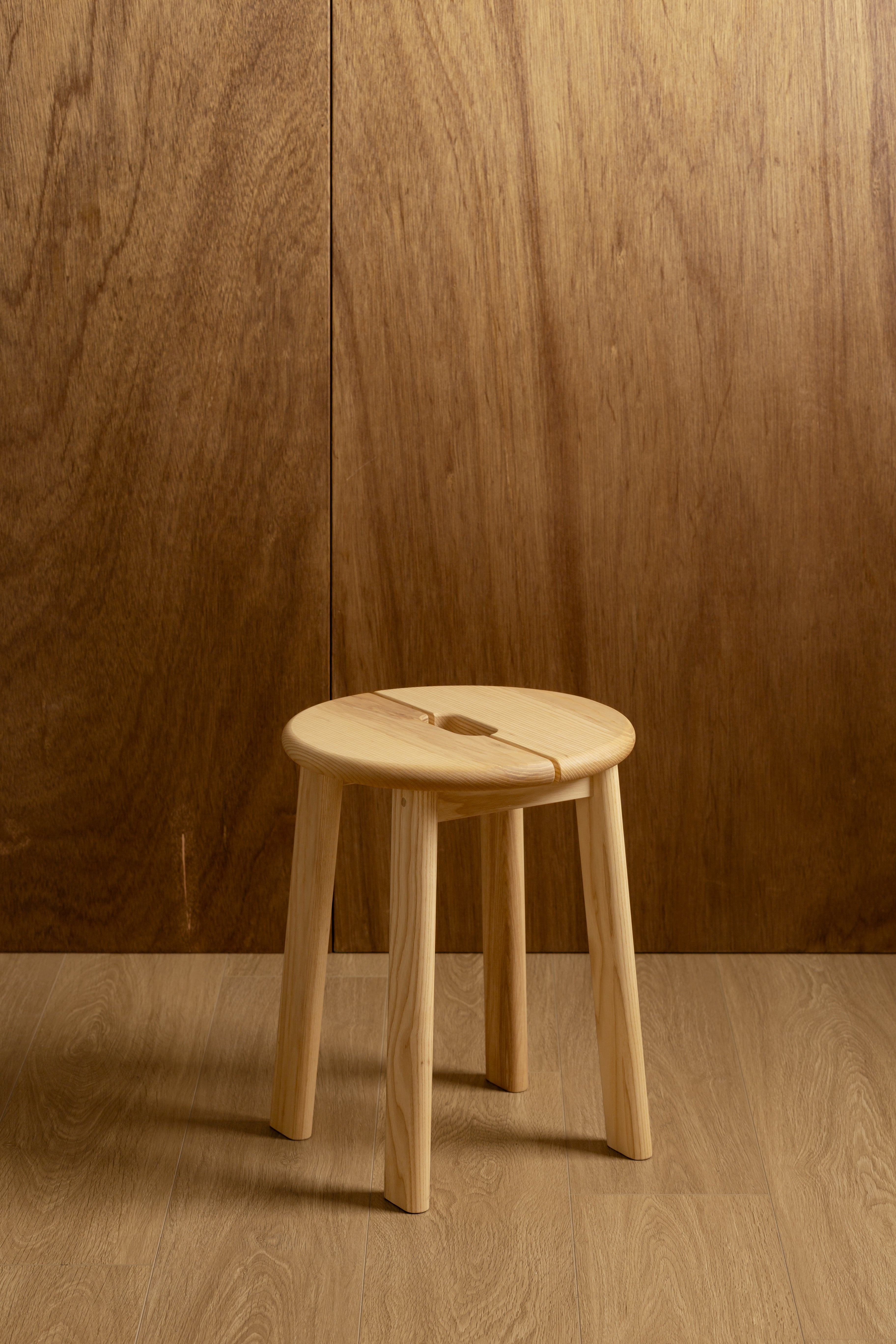 BRAVO Stool - 原木