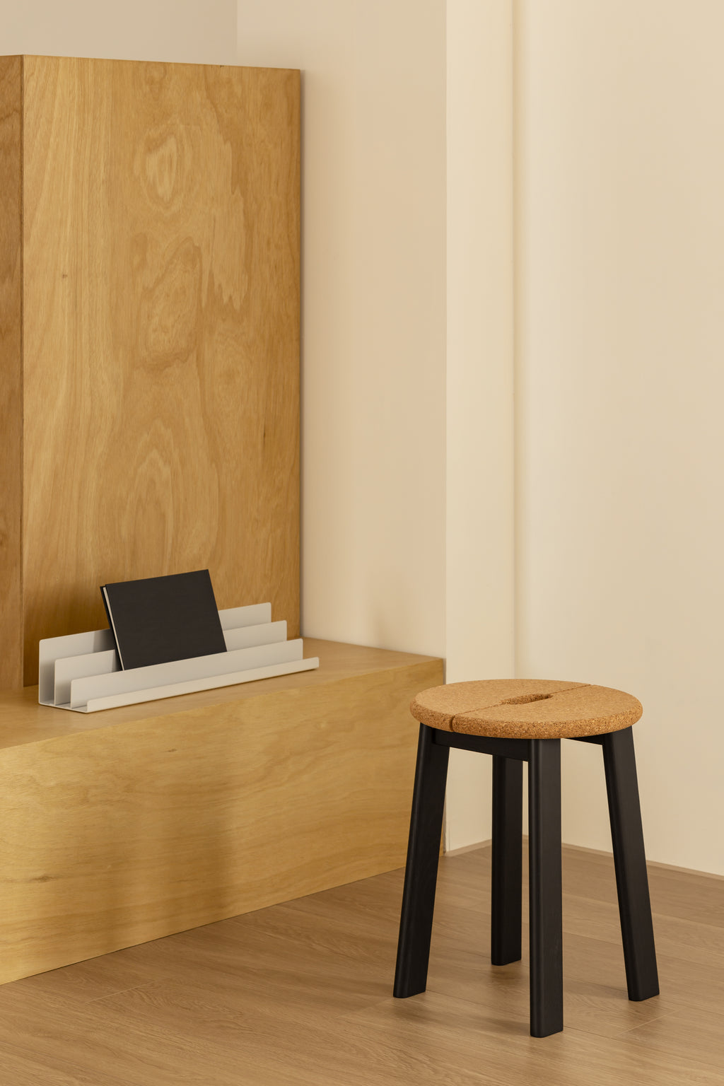 BRAVO Stool - 軟木椅座 - 黑