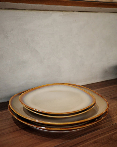 Amber Lagoon 不規則陶瓷碗盤